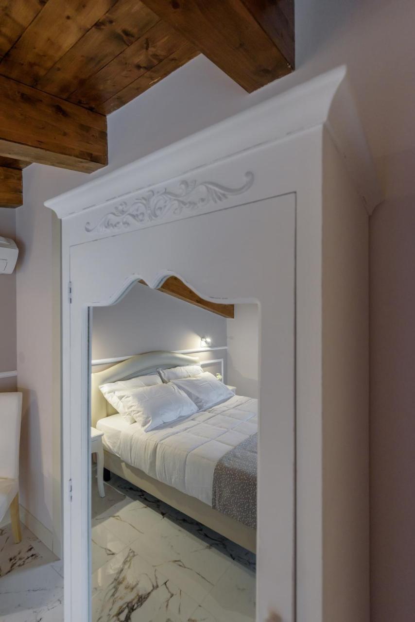 Marie Claire Apartments & Spa Vasto Bagian luar foto